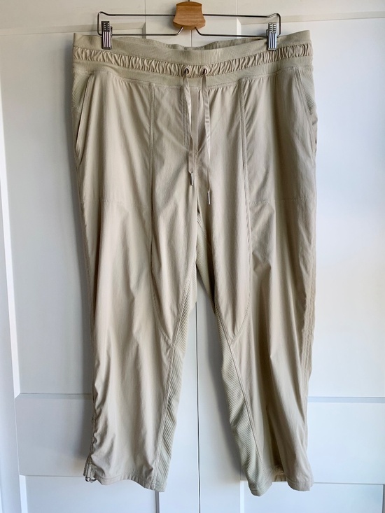 lululemon athletica Pants - Lululemon mid-Rise Cropped PantDance Studio in Light tan Women's size 14